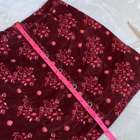 Hollister Velvet Floral Skirt - Picture 5 of 7